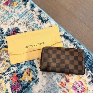 Louis Vuitton Compact Zippy Wallet